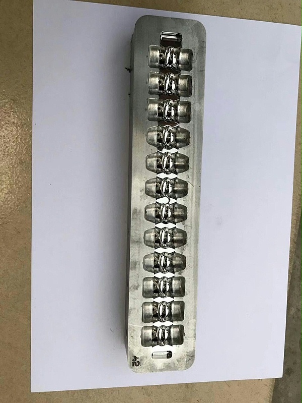 复杂模具抛光 (2) 复杂模具抛光 (2)