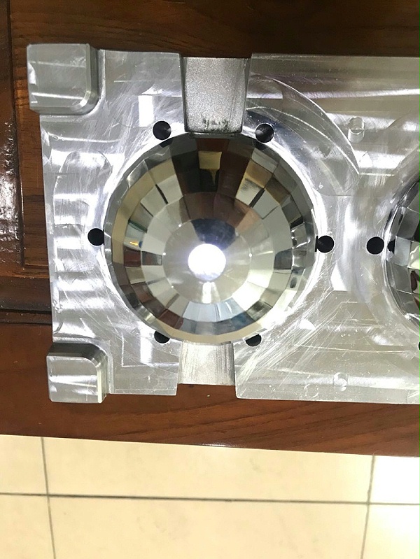 贵华棱形模具抛光 (22)