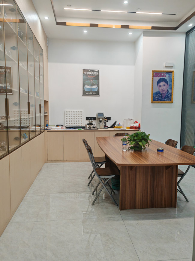 贵华模具抛光会议室