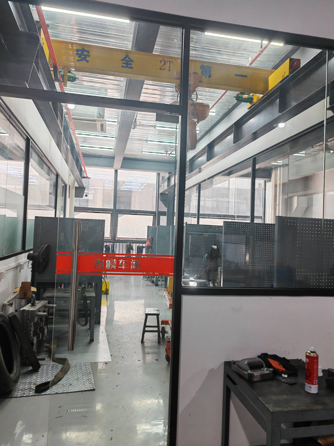 贵华模具抛光公司前台